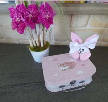 Coffret accessoire de naissance rose fille en coton thème lapins