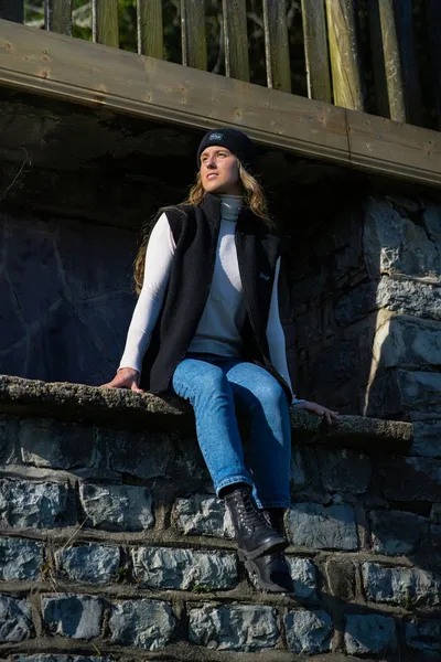 Gilet femme sans manches 100% en laine des Pyrénées couleur noir