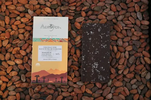 Tablette de chocolat noir 70% – Fleur de sel de Guérande