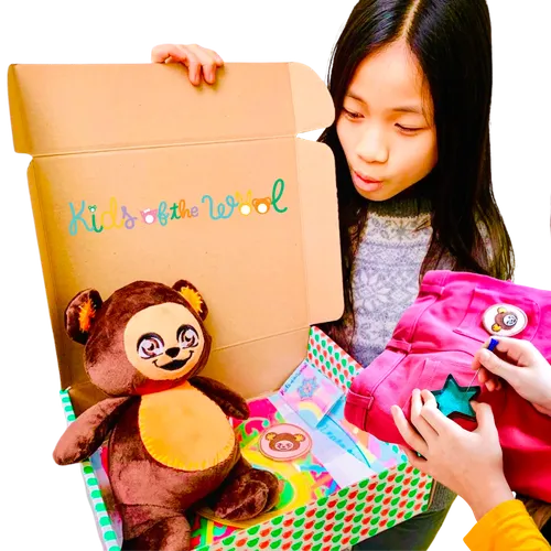 Kit de loisir créatif Kit de loisir créatif enfant contenant des goodies "Bruno Bear"contenant des goodies "Bruno Bear"