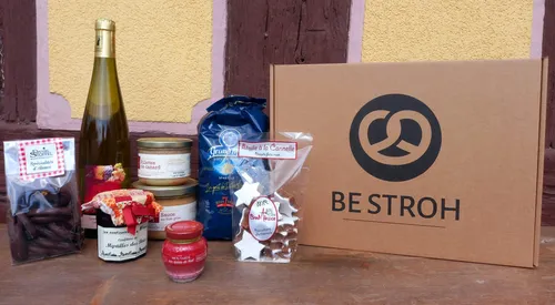 Box cadeau de Noël festif constituée de 8 produits alsaciens typiques
